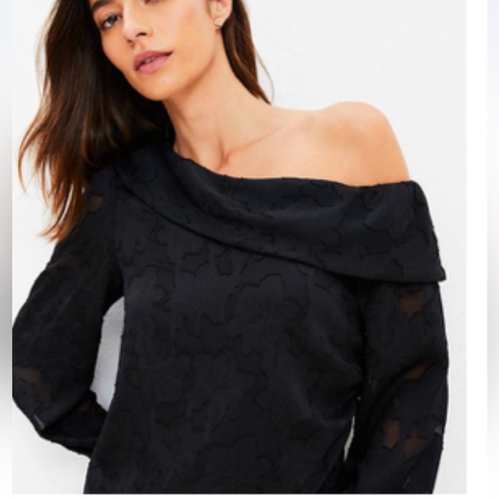 Loft Black Jacquard Floral One Shoulder Blouse Size 8 NWT - Picture 2 of 10